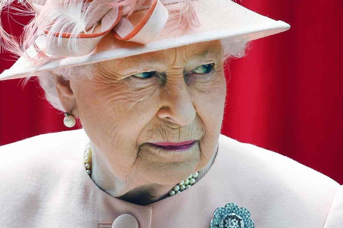 Regina Elisabetta retroscena minacce morte attentato